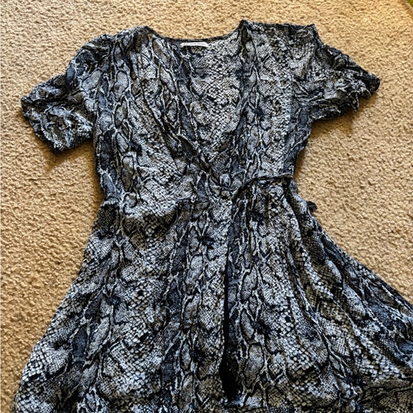 Reformation Scarlett Snakeskin Mini Wrap Around Dress Blue Black Size 1X - Picture 1 of 6